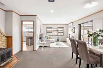 2/49 Oakdale Road, Mount Roskill