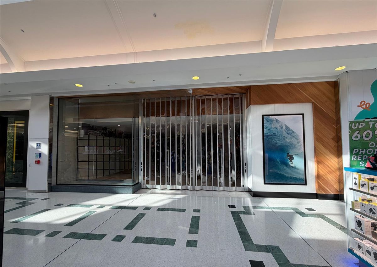 High Visibility Retail Opportunity - The Palms