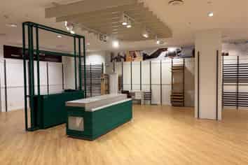 High Visibility Retail Opportunity - The Palms