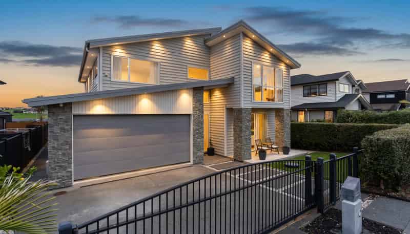 11 Tawatawa Street, Long Bay