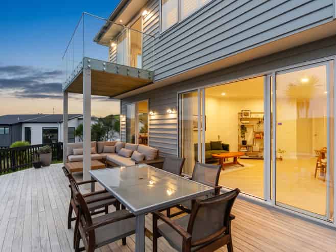 11 Tawatawa Street, Long Bay