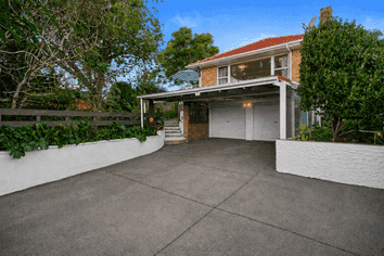 76 Hillsborough Road, Hillsborough