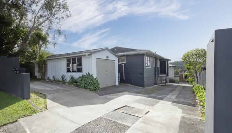 8 Aquarius Avenue, Glen Eden