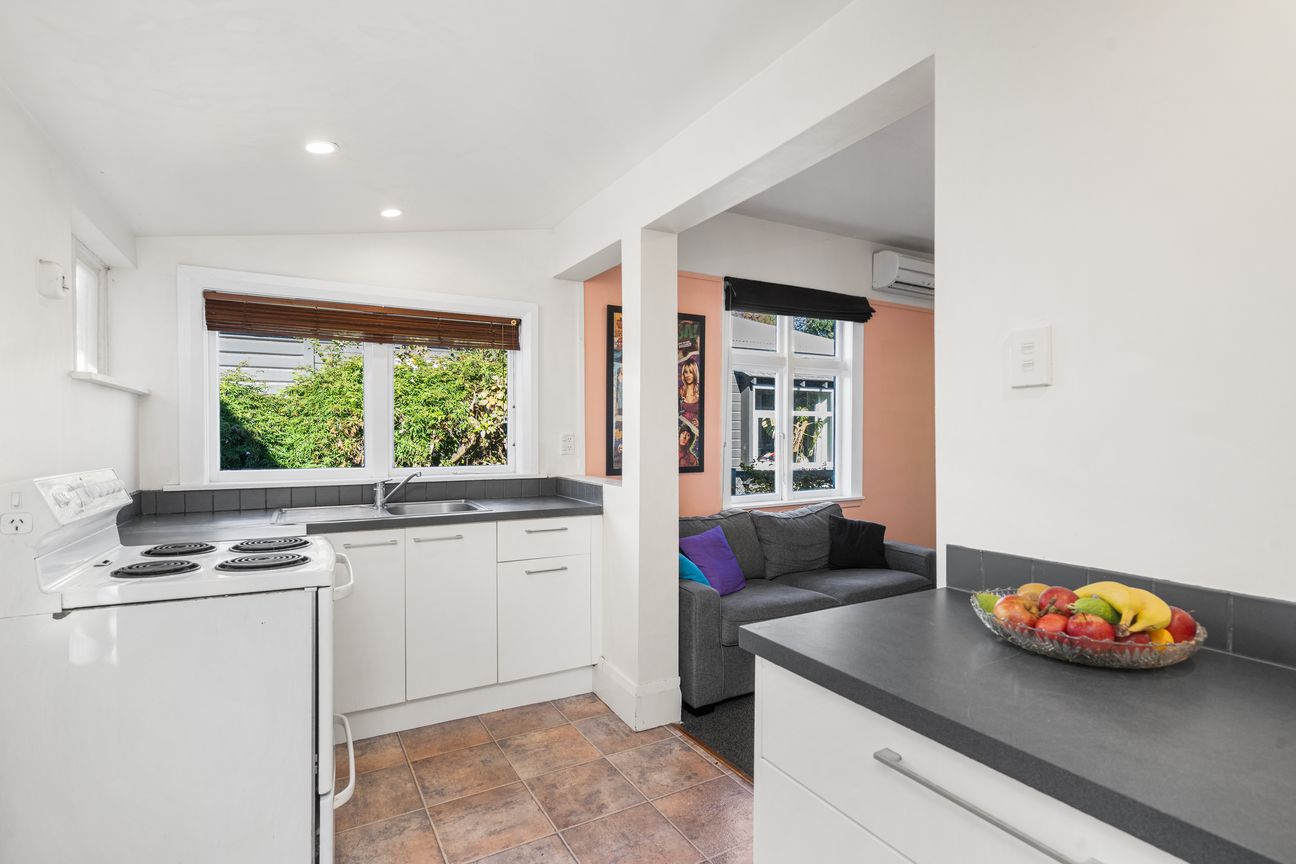 A Great Starter in Popular Redcliffs - Vista 5