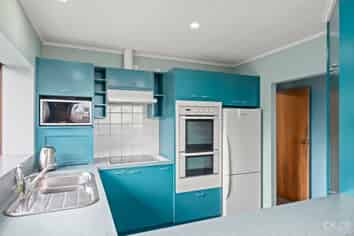 12 Alleyne Court, Brown Owl