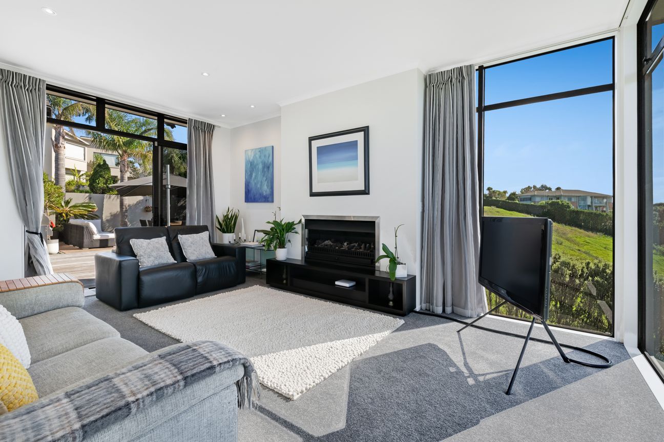 Grand Scale. Unrivalled Views. Absolute Privacy. - Mehr