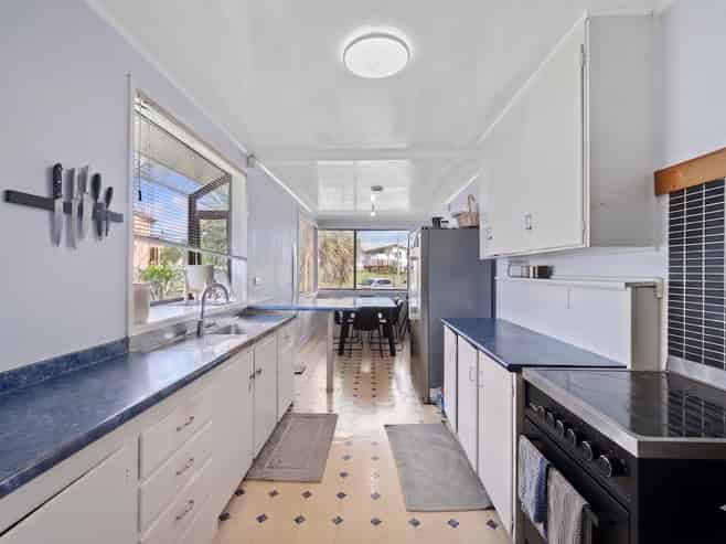 24 Cramond Drive, Mangere East