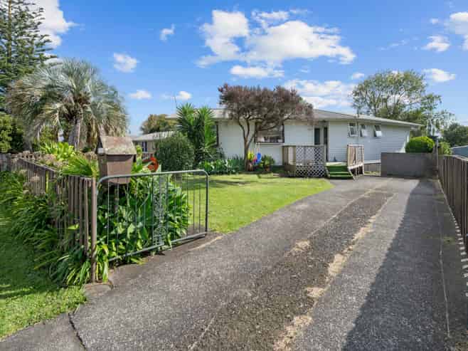 24 Cramond Drive, Mangere East