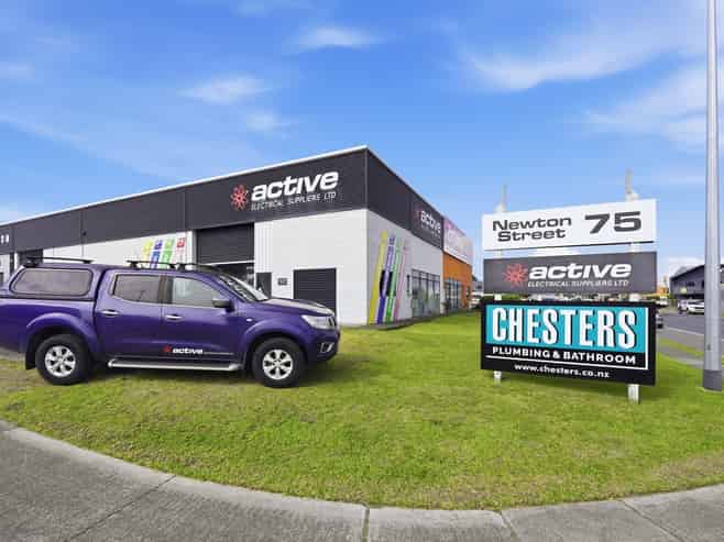 High profile Newton Street trade premises