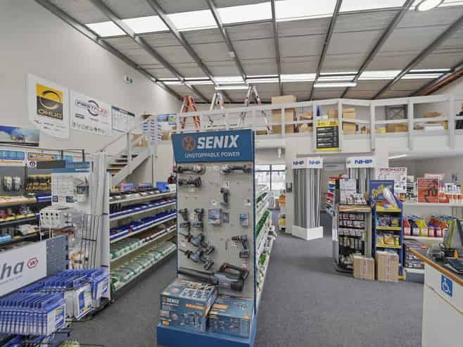 High profile Newton Street trade premises