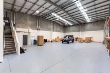 Modern Warehouse & Office in Casebrook
