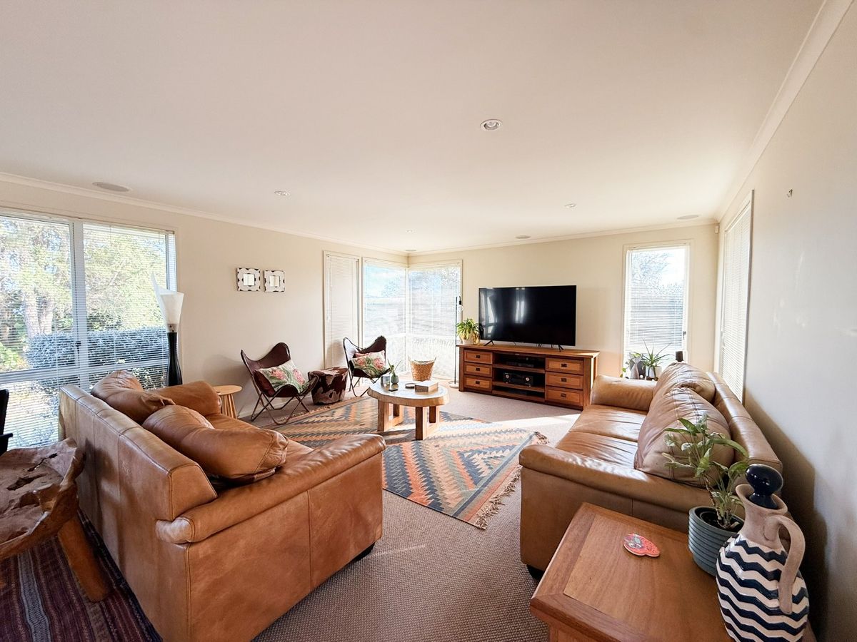Spacious Family Living in Sought-After Wharewaka – 4 Bedrooms + Triple Garage - Ansicht 2