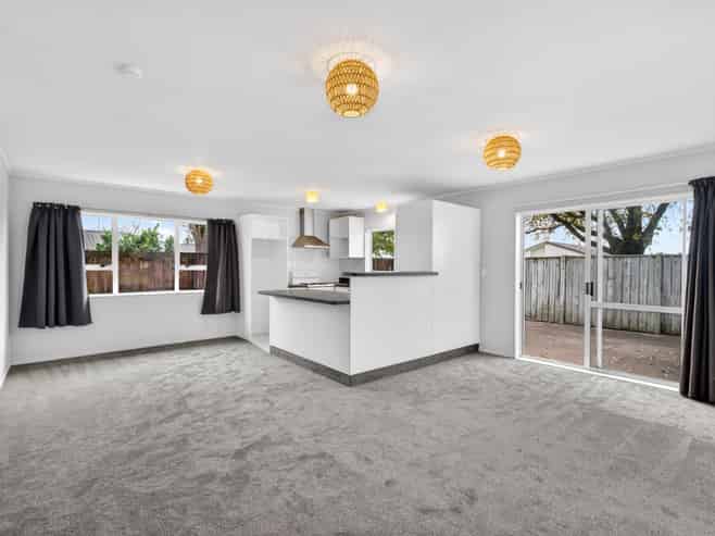 58B Whiting Crescent, Greenmeadows