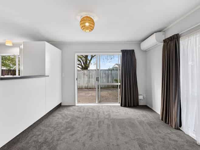 58B Whiting Crescent, Greenmeadows