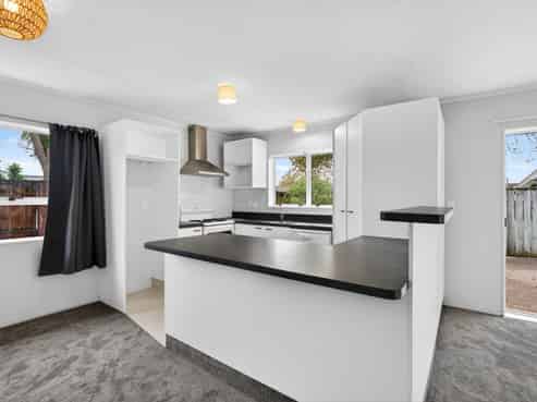 58B Whiting Crescent, Greenmeadows