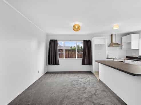 58B Whiting Crescent, Greenmeadows