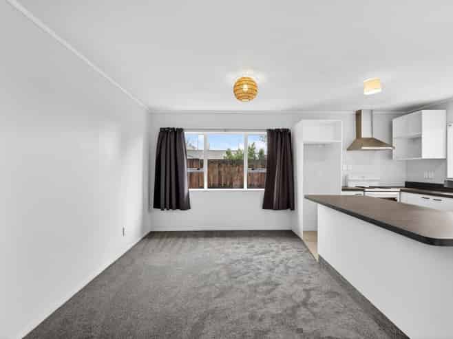 58B Whiting Crescent, Greenmeadows