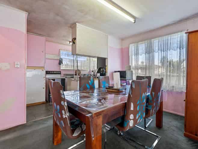24 Dissmeyer Drive, Clover Park