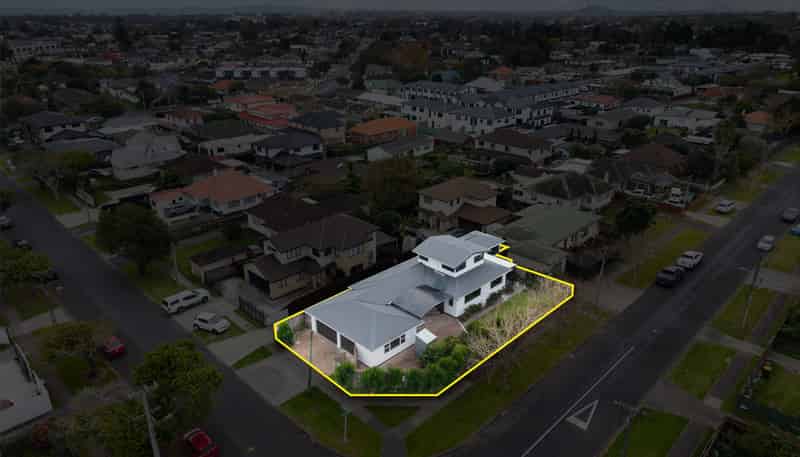 16 Hamilton Road, Papatoetoe