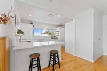 45 Vipond Road, Stanmore Bay