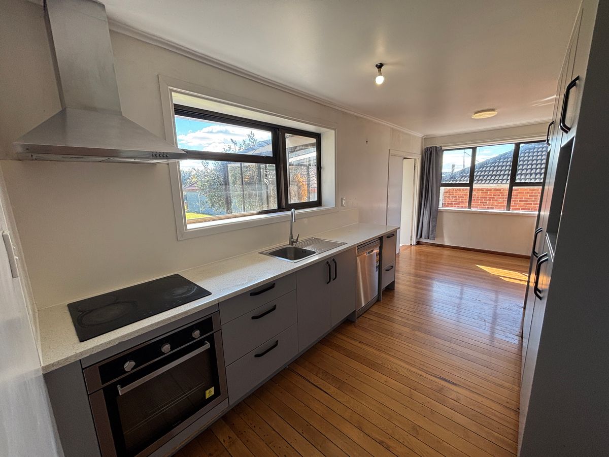 3 bedrooms, Mount Roskill - Widok 5