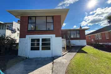 133 White Swan Road, Mount Roskill