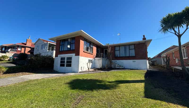 133 White Swan Road, Mount Roskill