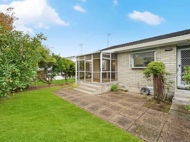 15 Bains Avenue, Hamilton East