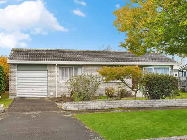 15 Bains Avenue, Hamilton East