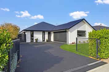 35 Kahuraki Drive, Pegasus