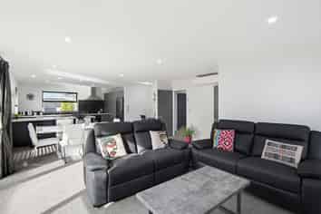 35 Kahuraki Drive, Pegasus