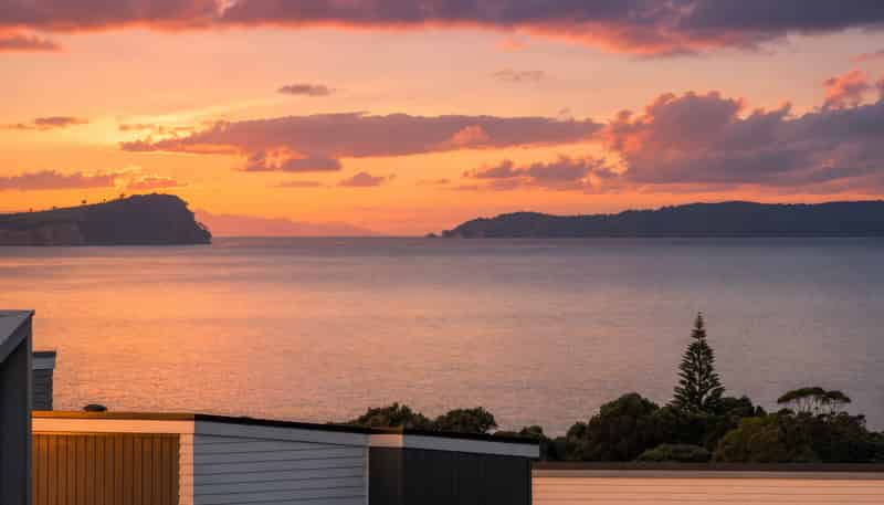 16 Moki Place, Long Bay