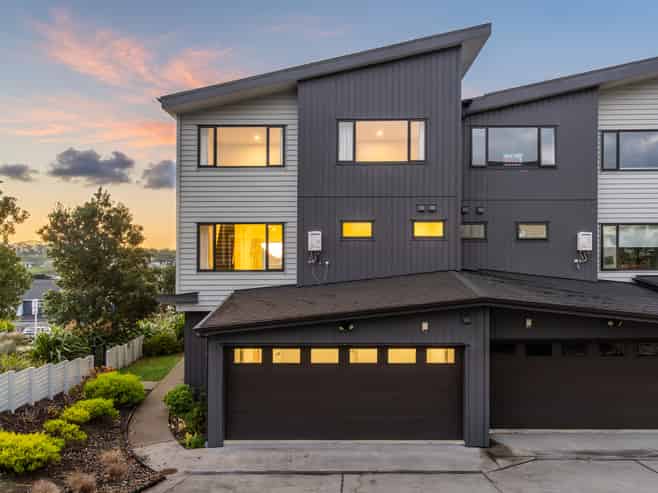 16 Moki Place, Long Bay