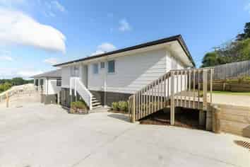 380 East Coast Road, Sunnynook