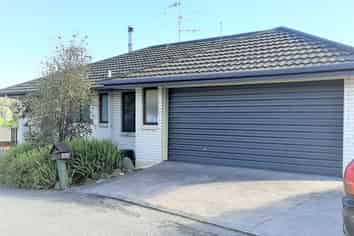 8 Burton Way, Bishopdale