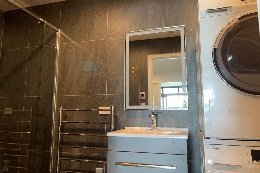 Modern Near New 1 Bedroom Apartment In Prime L... - Fler
