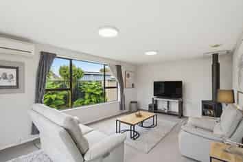 9 Glenys Place, Broomfield