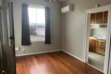 Flat 4/5A Waerenga Road, Otaki