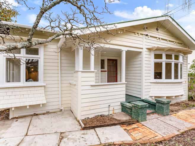 16 Fifth Avenue, Mount Albert