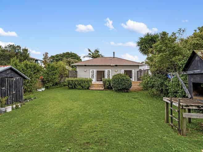 30 Volcanic Street, Mount Eden