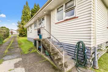 27 Island View Road, Western Heights
