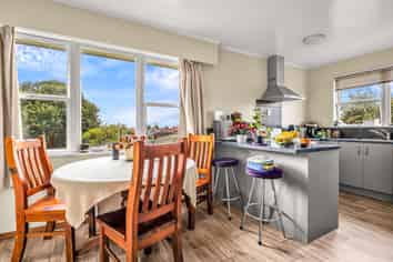 27 Island View Road, Western Heights