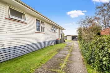 27 Island View Road, Western Heights