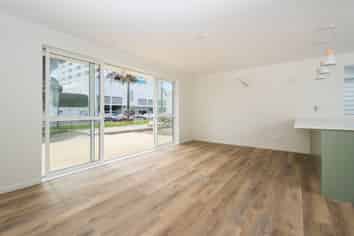 2/20B Moana Avenue, Orewa