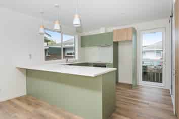 2/20B Moana Avenue, Orewa