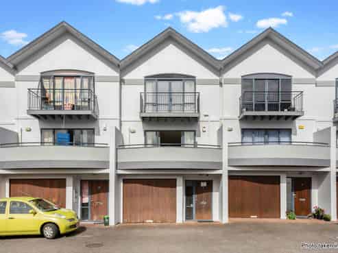 9/17A Delta Avenue, New Lynn