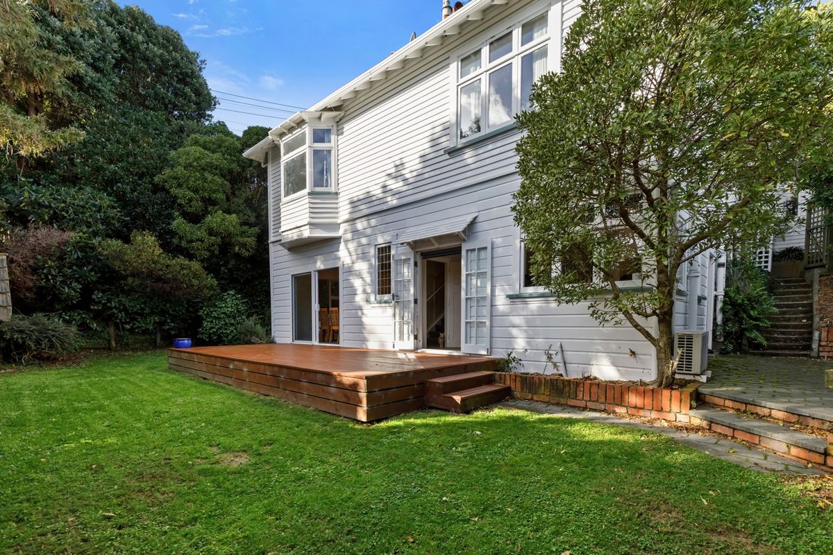 Wonderful Wadestown - Поглед 4