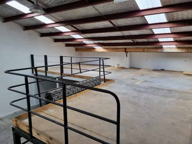 Well presented commercial unit