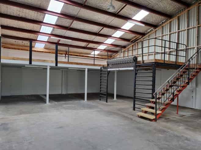 Well presented commercial unit