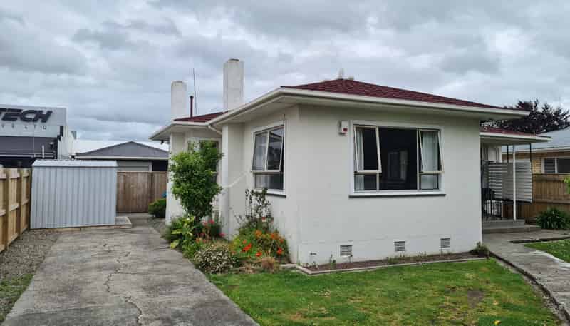 332 Tremaine Avenue, Takaro